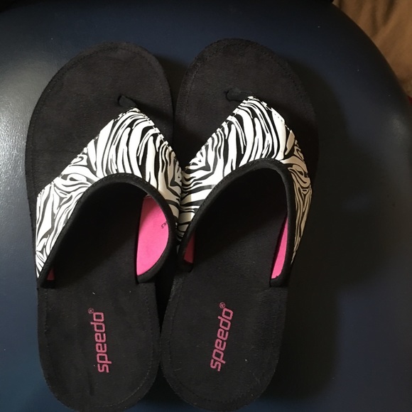 speedo slippers